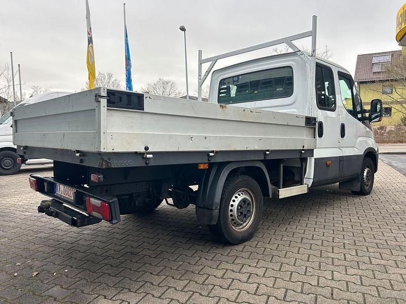 Gebraucht Iveco Daily 136 PS (100 kW) 2018 Weiß Limousine
