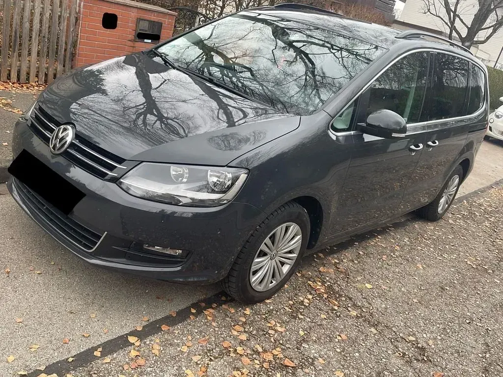 Gebraucht VW Sharan Comfortline 150 PS (110 kW) 2016 Grau Van / Kleinbus