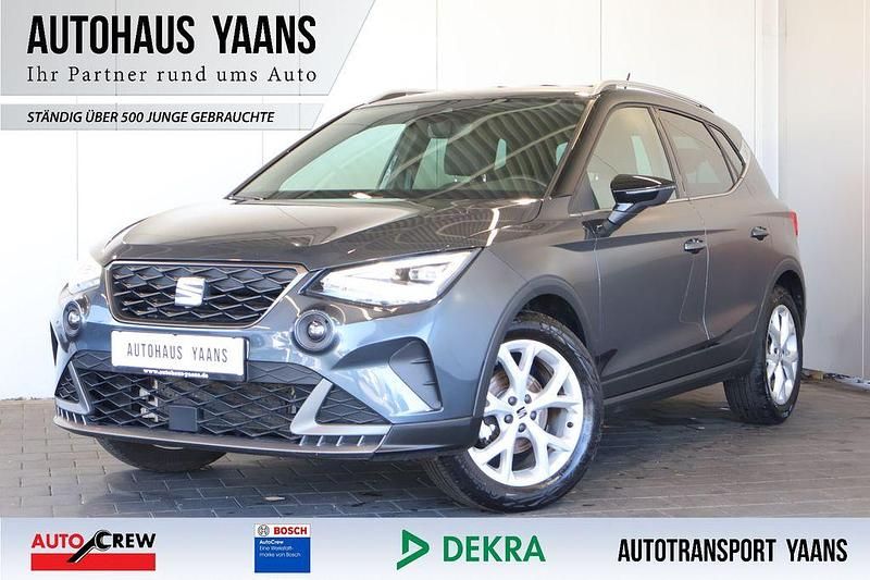 Grau Gebraucht 2023 Seat Arona FR SUV | 15.989 € (Guter Preis) - Bild 1/4