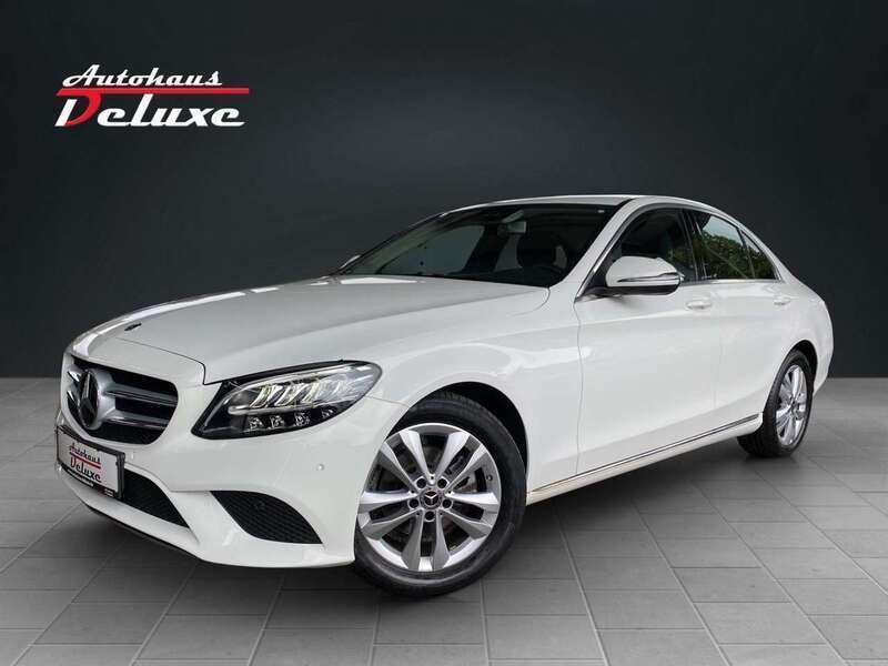 Polarweiss unilack Gebraucht 2020 Mercedes C180 Avantgarde Limousine | 27.900 € (Fairer Preis) - Bild 1/4
