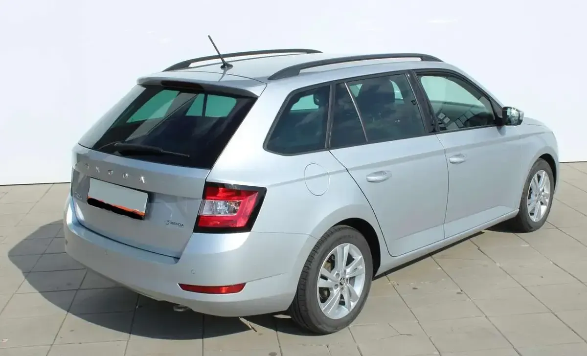 Gebraucht Skoda Fabia Ambition 95 PS (69 kW) 2023 Brilliantsilber Kleinwagen