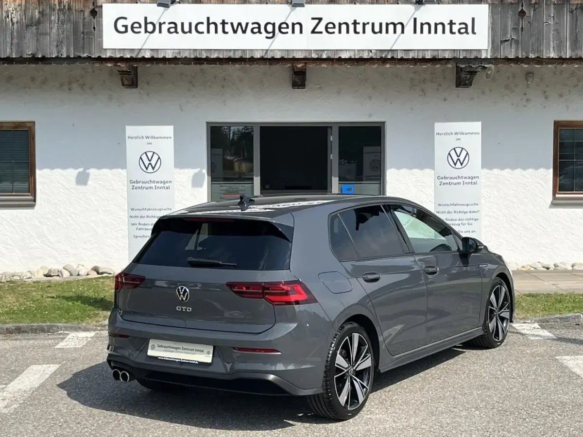 Gebraucht VW Golf VIII GTD 200 PS (147 kW) 2021 Delfingrau Limousine