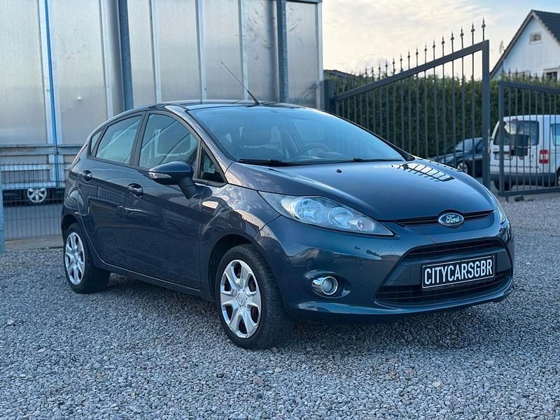 Gebraucht Ford Fiesta Champions Edition 82 PS (60 kW) 2012 Grau Kleinwagen