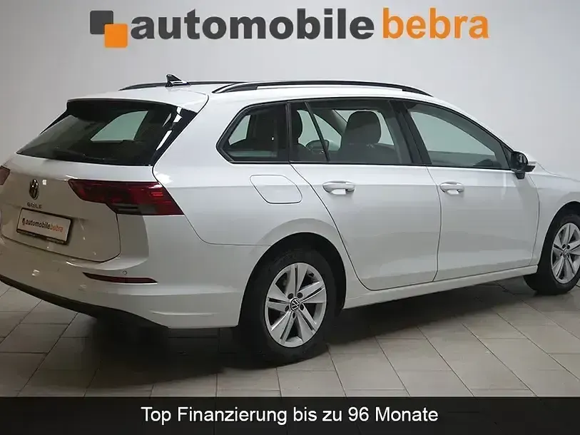 Gebraucht VW Golf VIII Life 150 PS (110 kW) 2021 Weiß Kombi