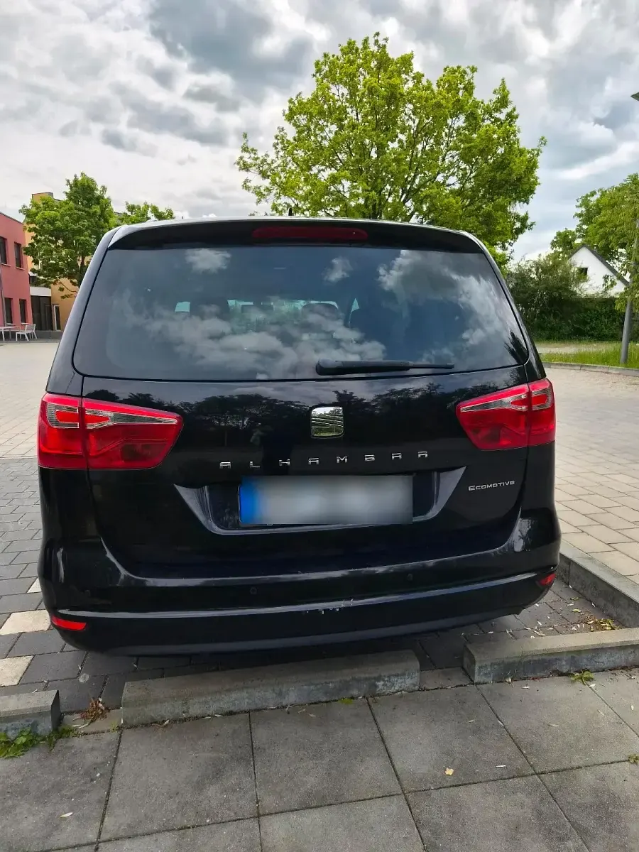 Używany Seat Alhambra 140 KM (102 kW) 2013 Czarny Minivan