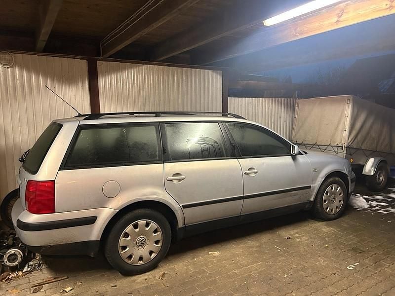 Gebraucht VW Passat 116 PS (85 kW) 1999 Silber Kombi