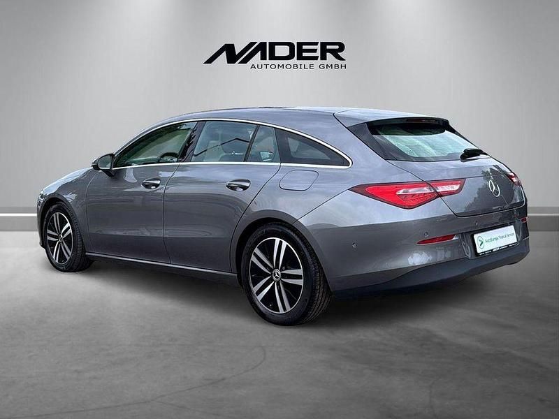 Gebraucht Mercedes CLA200 150 PS (110 kW) 2022 Grau Limousine