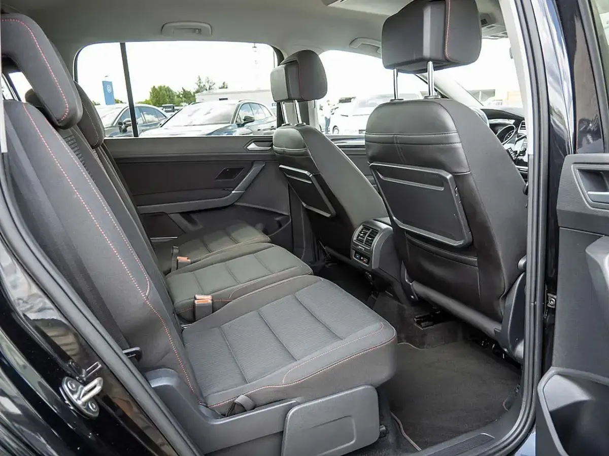 Gebraucht VW Touran Sound 150 PS (110 kW) 2017 Schwarz Van / Kleinbus