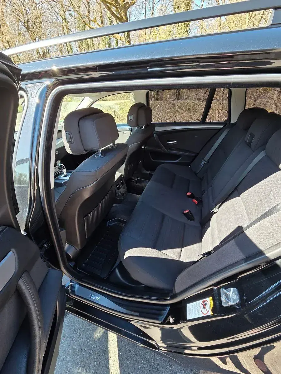 Gebraucht BMW 525 197 PS (144 kW) 2009 Schwarz Kombi