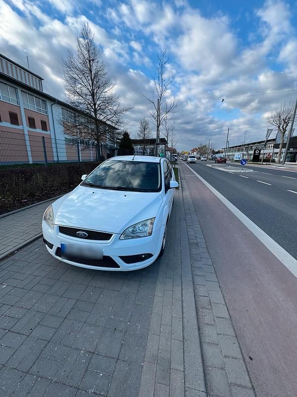 Gebraucht Ford Focus 115 PS (84 kW) 2007 Weiß Kleinwagen