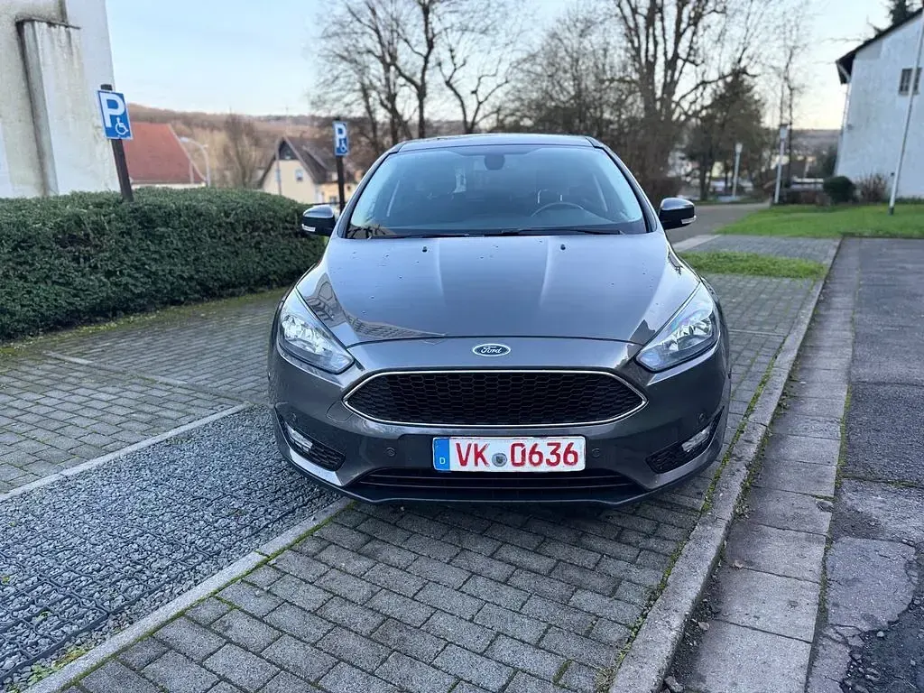 Gebraucht Ford Focus Titanium 150 PS (110 kW) 2018 Grau Limousine