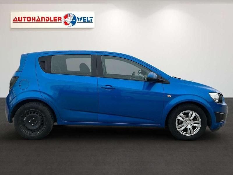 Gebraucht Chevrolet Aveo LT 101 PS (74 kW) 2013 Blau Kleinwagen