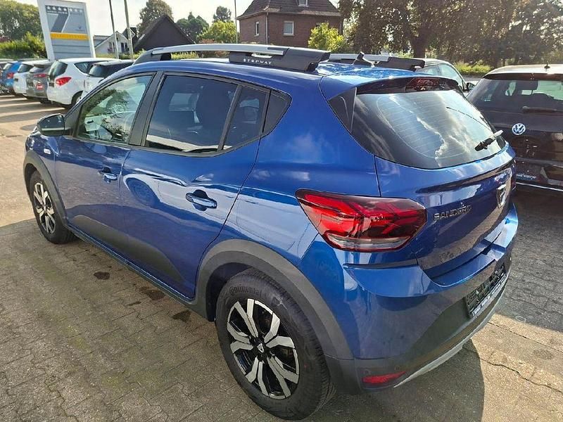 Gebraucht Dacia Sandero Comfort 101 PS (74 kW) 2022 Blau Kleinwagen