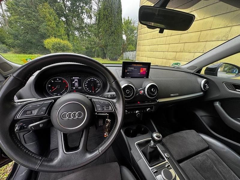 Gebraucht Audi A3 Ambiente 116 PS (85 kW) 2018 Schwarz Limousine