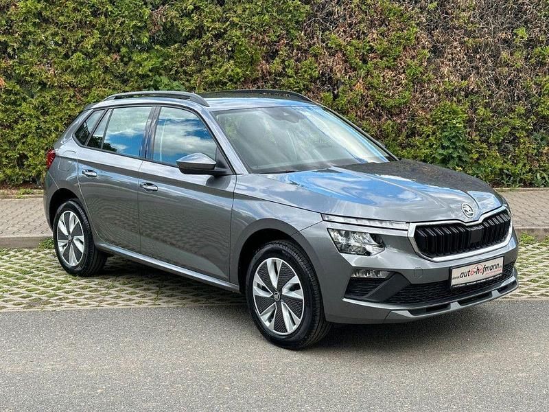 Neu Skoda 105 150 PS (110 kW) 2026 Grau Limousine