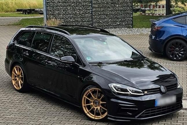 Schwarz Gebraucht 2019 VW Golf VII R Kombi | 27.300 € (Teuer) - Bild 1/4