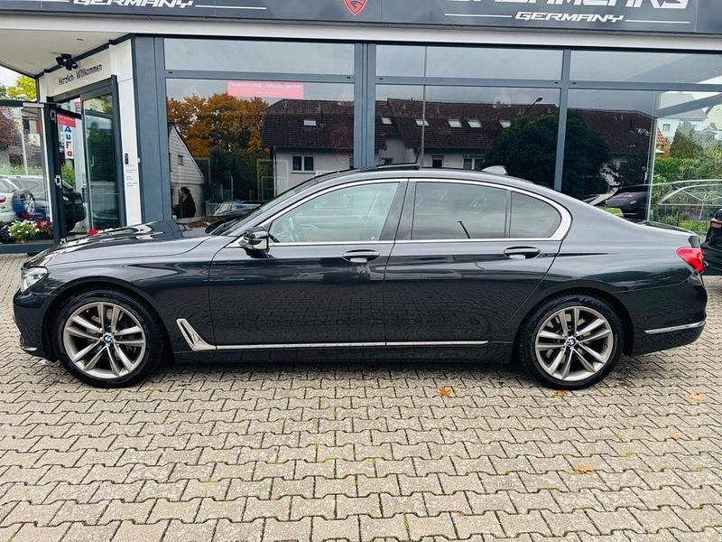 Gebraucht BMW 750 Sport Line 449 PS (330 kW) 2017 Grau Limousine