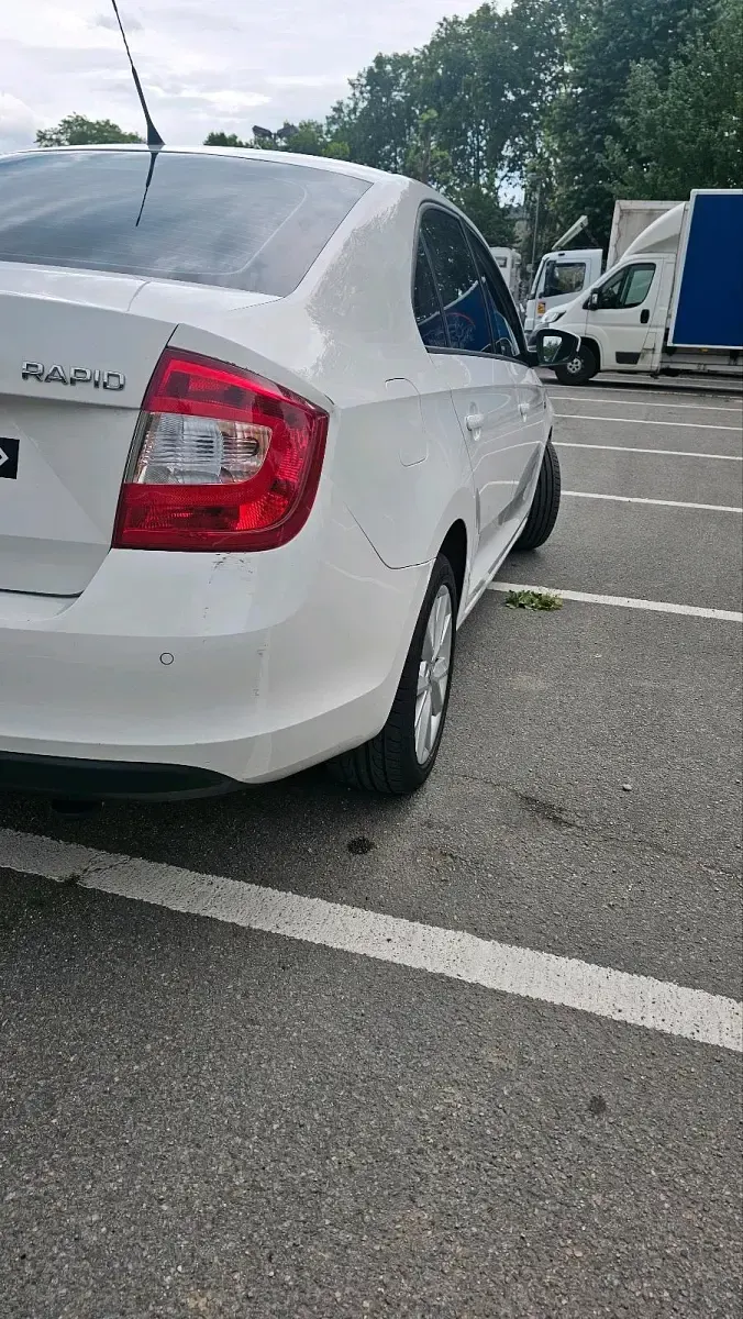 Gebraucht Skoda Rapid 104 PS (76 kW) 2013 Weiß Kleinwagen