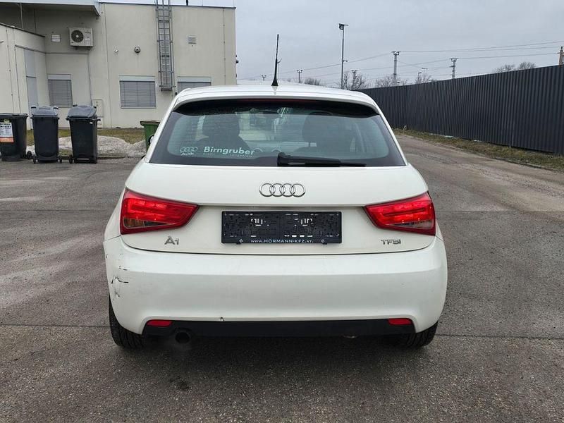 Gebraucht Audi A1 Sportback Attraction 86 PS (63 kW) 2012 Weiß Kleinwagen