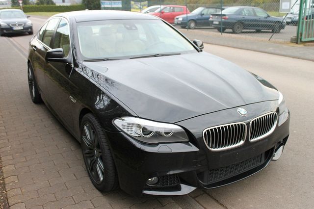Schwarz metallic Gebraucht 2010 BMW 525 M Sport Limousine | 21.895 € - Bild 1/3