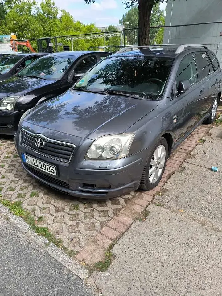 Gebraucht Toyota Avensis Executive 150 PS (110 kW) 2005 Kombi