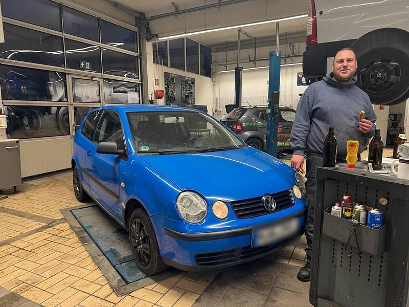 Gebraucht VW Polo 60 PS (44 kW) 2001 Blau Kleinwagen