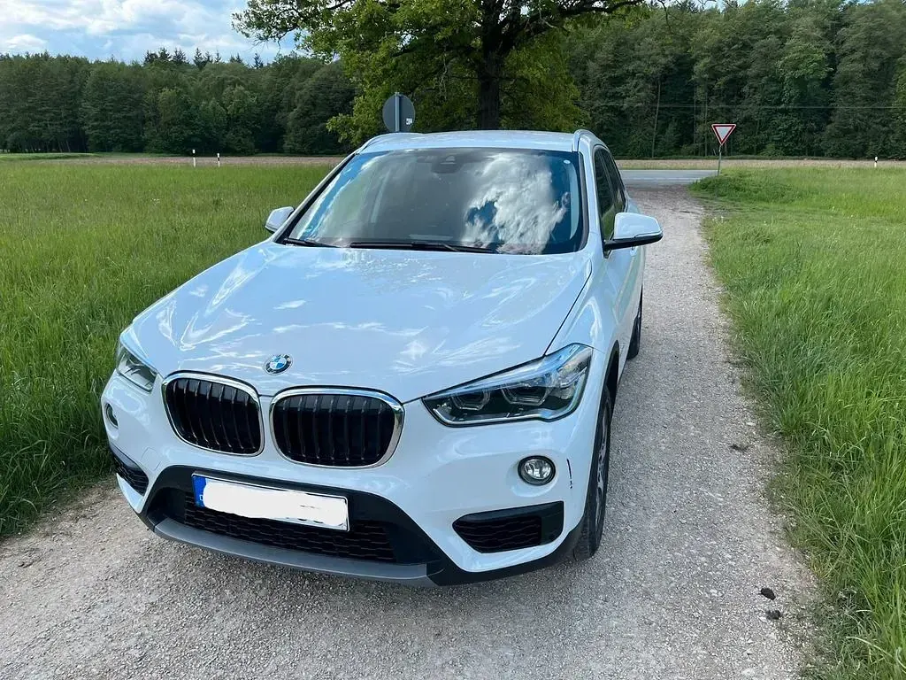 Używany BMW X1 Advantage 190 KM (139 kW) 2018 Biały SUV