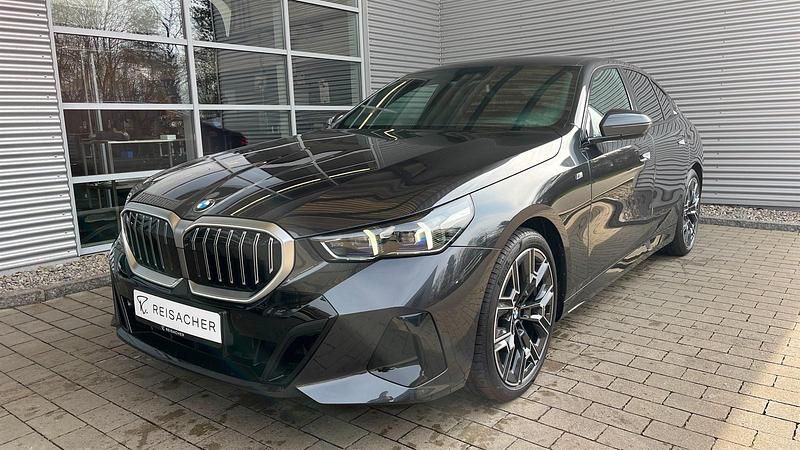 Neu BMW 520 Comfort Edition 197 PS (144 kW) 2026 Sophistograu brillanteffekt