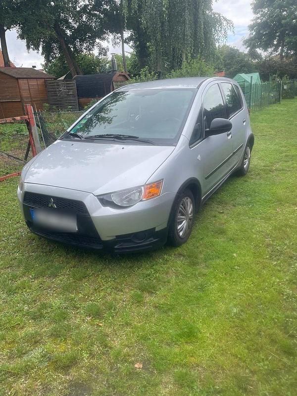 Silber Gebraucht 2010 Mitsubishi Colt Edition Kleinwagen | 2.750 € (Fairer Preis) - Bild 1/4