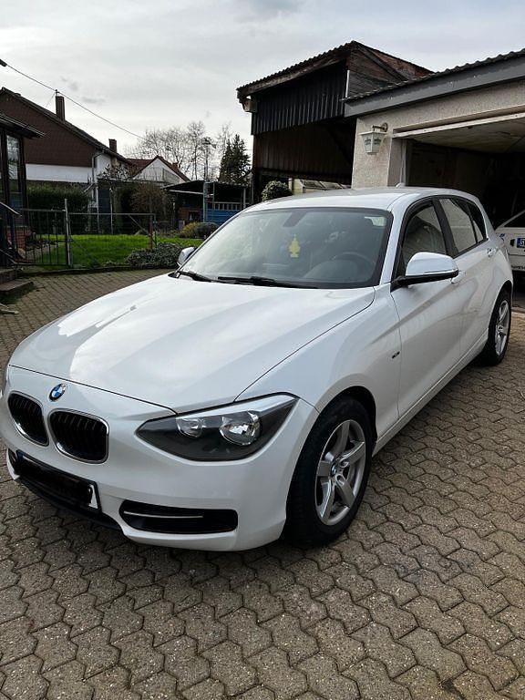 Weiß Gebraucht 2014 BMW 116 Efficient Dynamics Kleinwagen | 8.100 € (Fairer Preis) - Bild 1/4