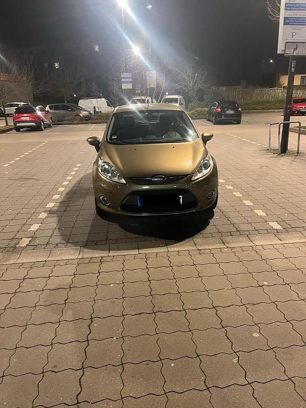 Gebraucht Ford Fiesta 81 PS (59 kW) 2011 Gold Kleinwagen