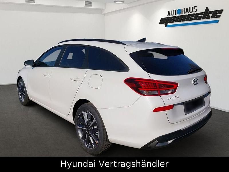 Neu Hyundai i30 150 PS (110 kW) 2026 Weiß Limousine