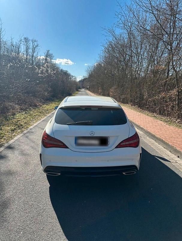 Gebraucht Mercedes CLA220 177 PS (130 kW) 2016 Weiß Limousine