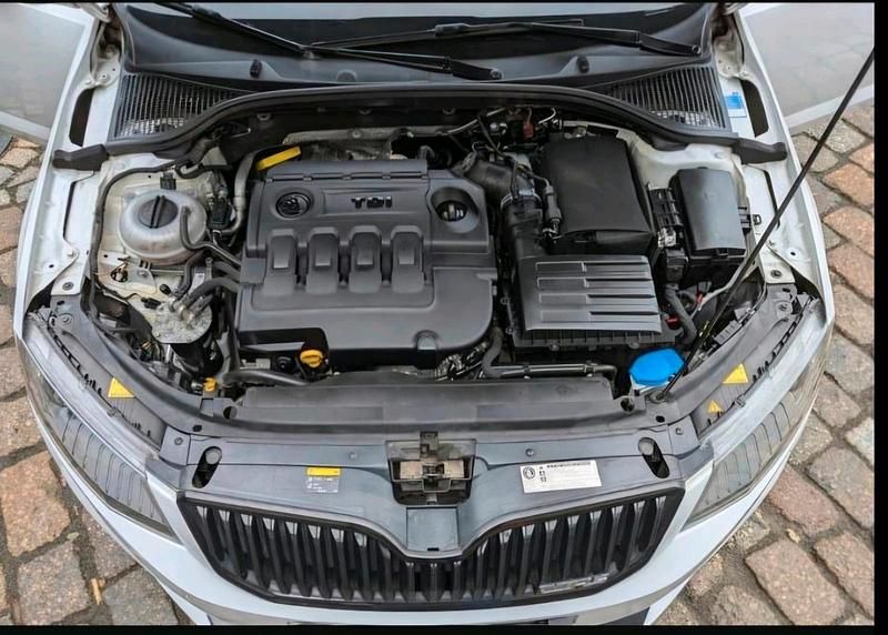 Gebraucht Skoda Octavia RS 231 PS (169 kW) 2015 Weiß Kleinwagen