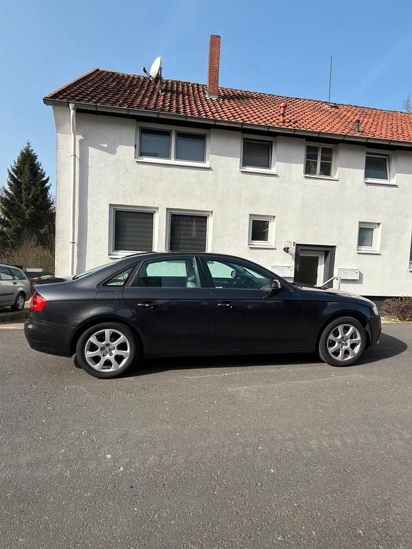 Gebraucht Audi A4 120 PS (88 kW) 2010 Grau Limousine