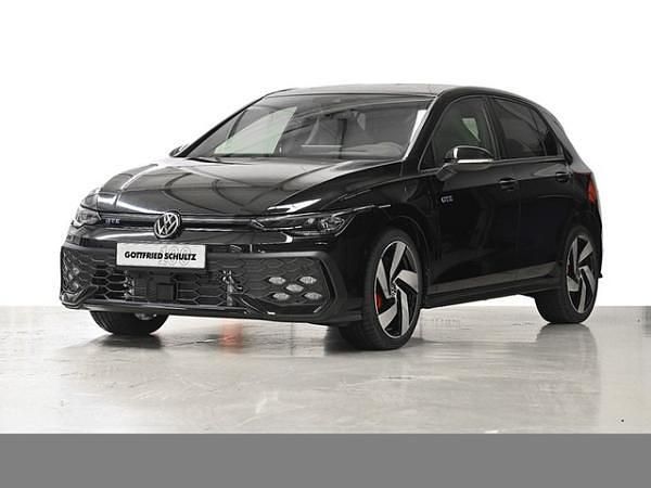 Schwarz (grenadillschwarz metallic) Neu 2026 VW Golf GTE Limousine | 51.670 € (Teuer) - Bild 1/4