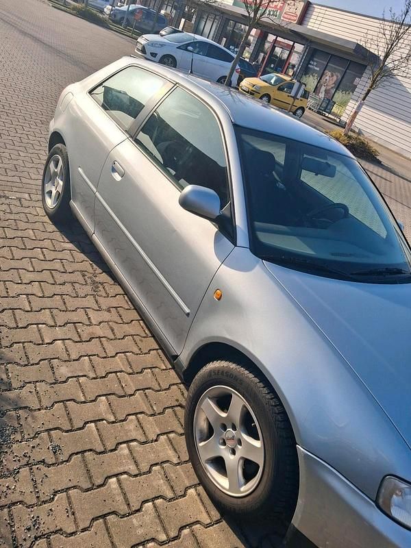 Gebraucht Audi A3 Ambiente 101 PS (74 kW) 1998 Silber Kleinwagen