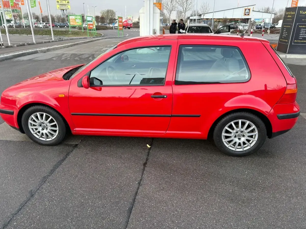 Gebraucht VW Golf III Basis 75 PS (55 kW) 1998 Rot Limousine