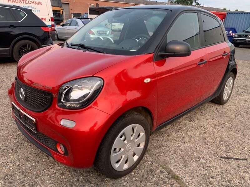 Rot Gebraucht 2018 Smart ForFour Electric Drive Kleinwagen | 2.950 € - Bild 1/4