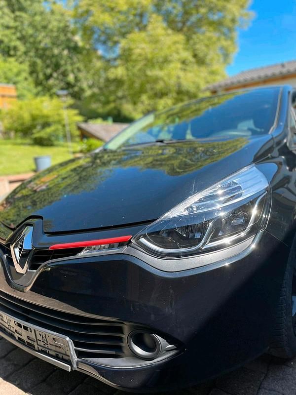 Schwarz Gebraucht 2015 Renault Clio IV Dynamique Kleinwagen | 6.300 € (Fairer Preis) - Bild 1/4