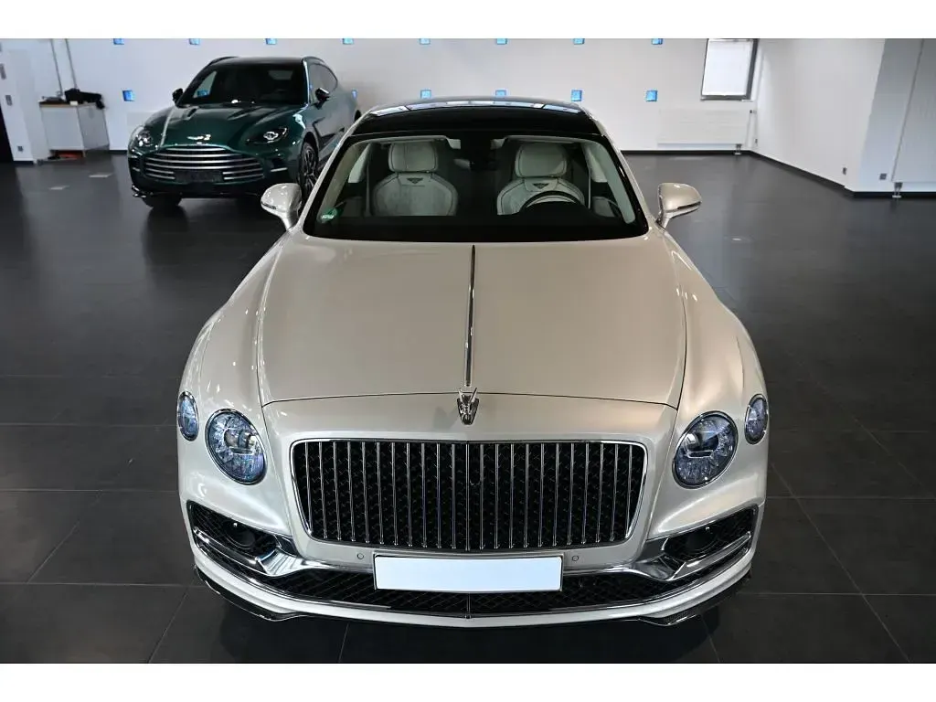Second-hand Bentley Flying Spur Mulliner 549 CP (403 kW) 2021 Alb Berlinǎ