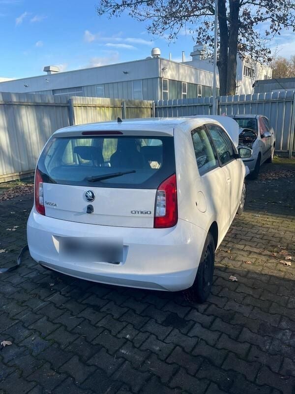 Weiß Gebraucht 2016 Skoda Citigo Kleinwagen | 750 € - Bild 1/4