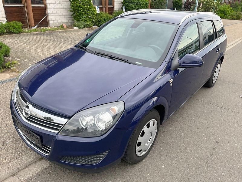Gebraucht Opel Astra Edition 90 PS (66 kW) 2010 Blau Kombi
