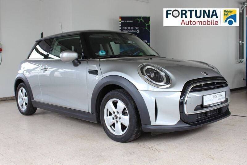 Silber Gebraucht 2023 Mini Cooper Essential Kleinwagen | 21.980 € (Fairer Preis) - Bild 1/4