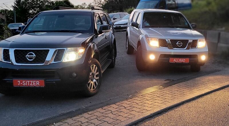 Silber Gebraucht 2007 Nissan Pathfinder Comfort SUV | 4.000 € - Bild 1/4