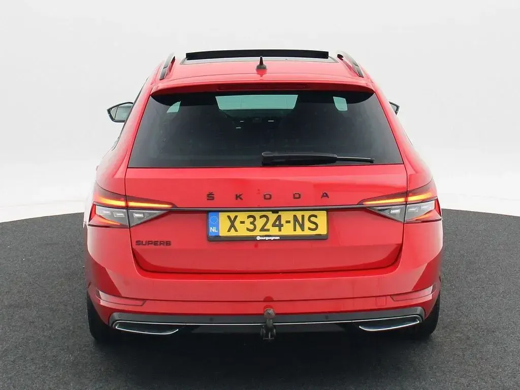Gebraucht Skoda Superb SportLine 150 PS (110 kW) 2024 Rot Kombi