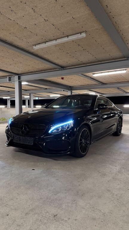Schwarz Gebraucht 2016 Mercedes C250 AMG line Coupé | 20.600 € (Fairer Preis) - Bild 1/4