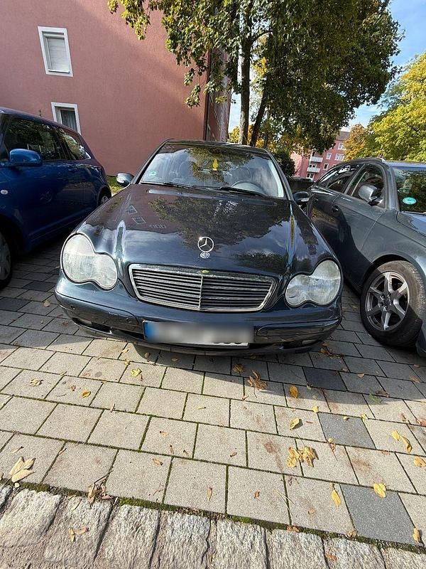 Schwarz Gebraucht 2004 Mercedes C180 Limousine | 1.599 € (Superpreis) - Bild 1/4
