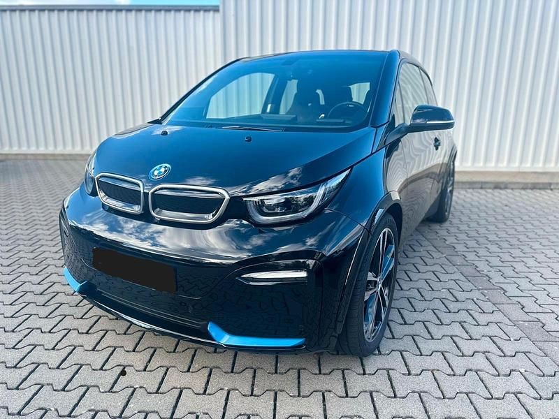 Schwarz Gebraucht 2022 BMW i3 Comfort Edition Kleinwagen | 22.800 € (Fairer Preis) - Bild 1/4