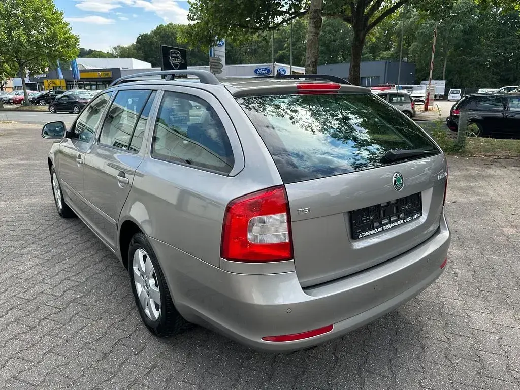 Gebraucht Skoda Octavia Impuls Edition 122 PS (89 kW) 2011 Grau Kombi